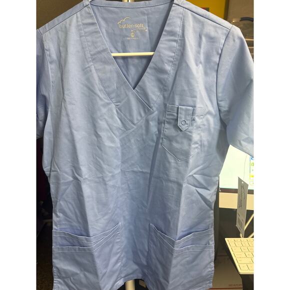 BN #41 NWT Butter-Soft Stretch Scrub Top XS Light Blue – Uniform Advantage - Picture 1 of 7